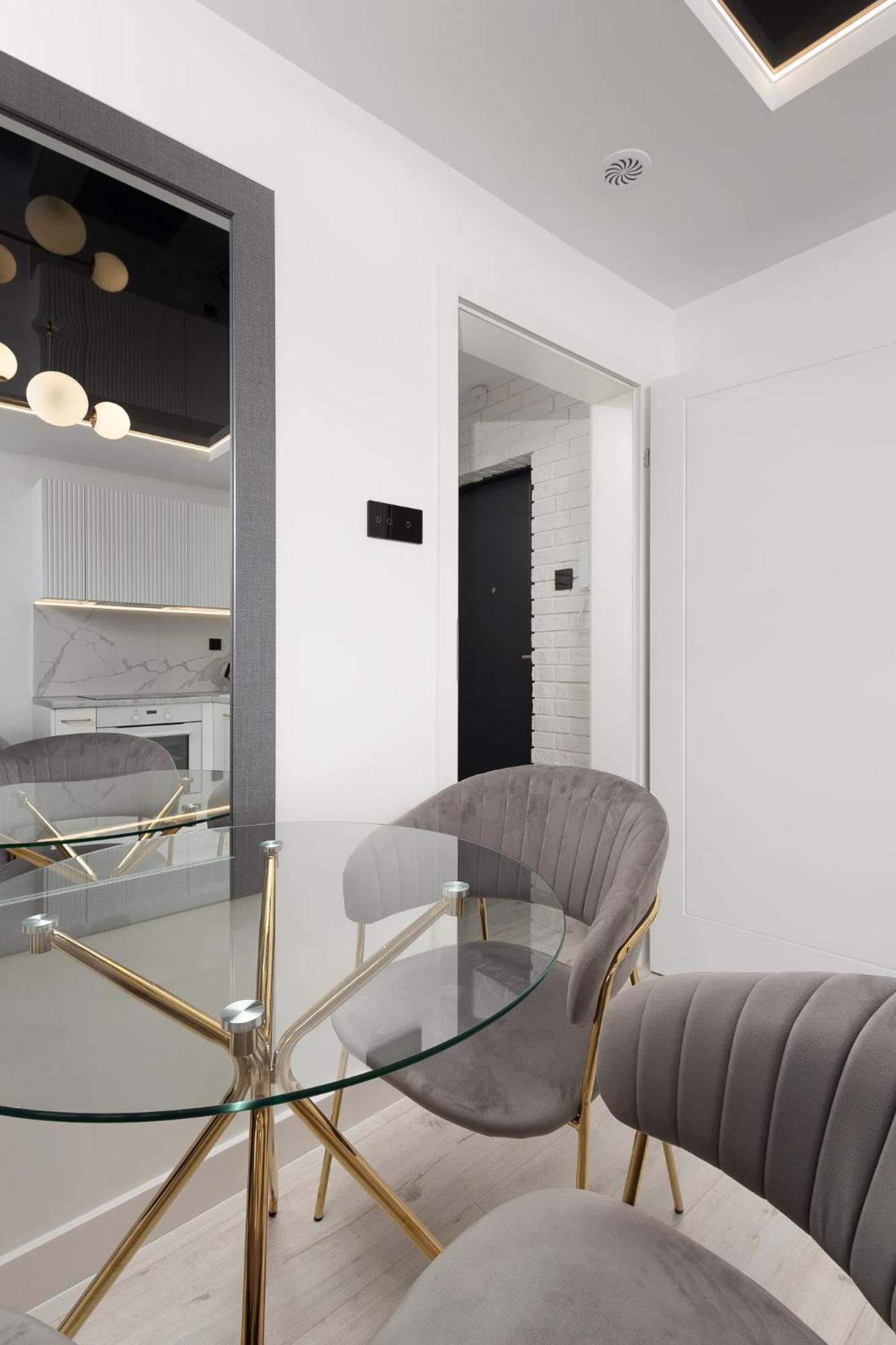 Luksusowy W Poblizu Basen,galeria,silownia,lotnisko 8min Radom