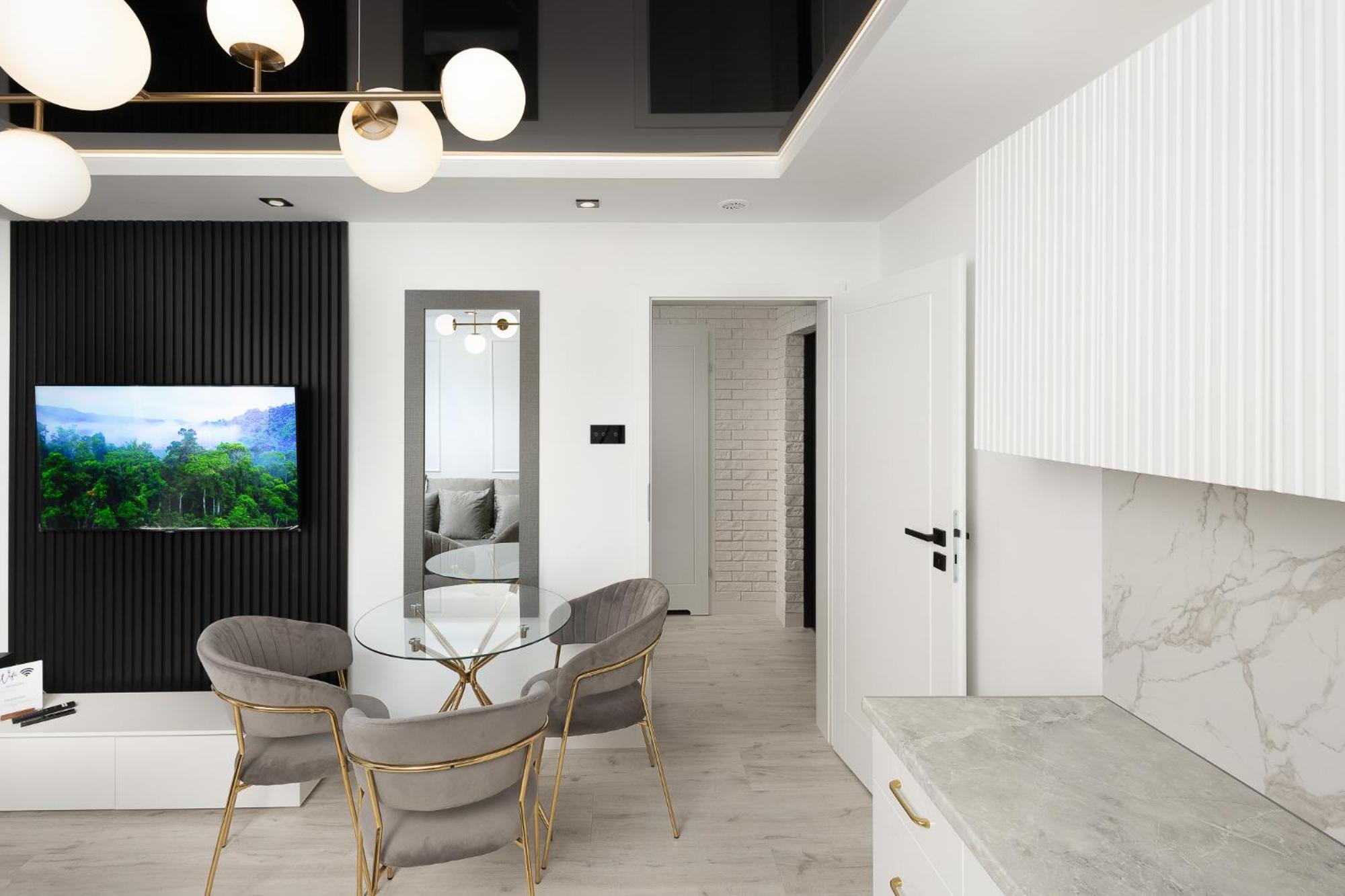 Luksusowy W Poblizu Basen,galeria,silownia,lotnisko 8min Radom